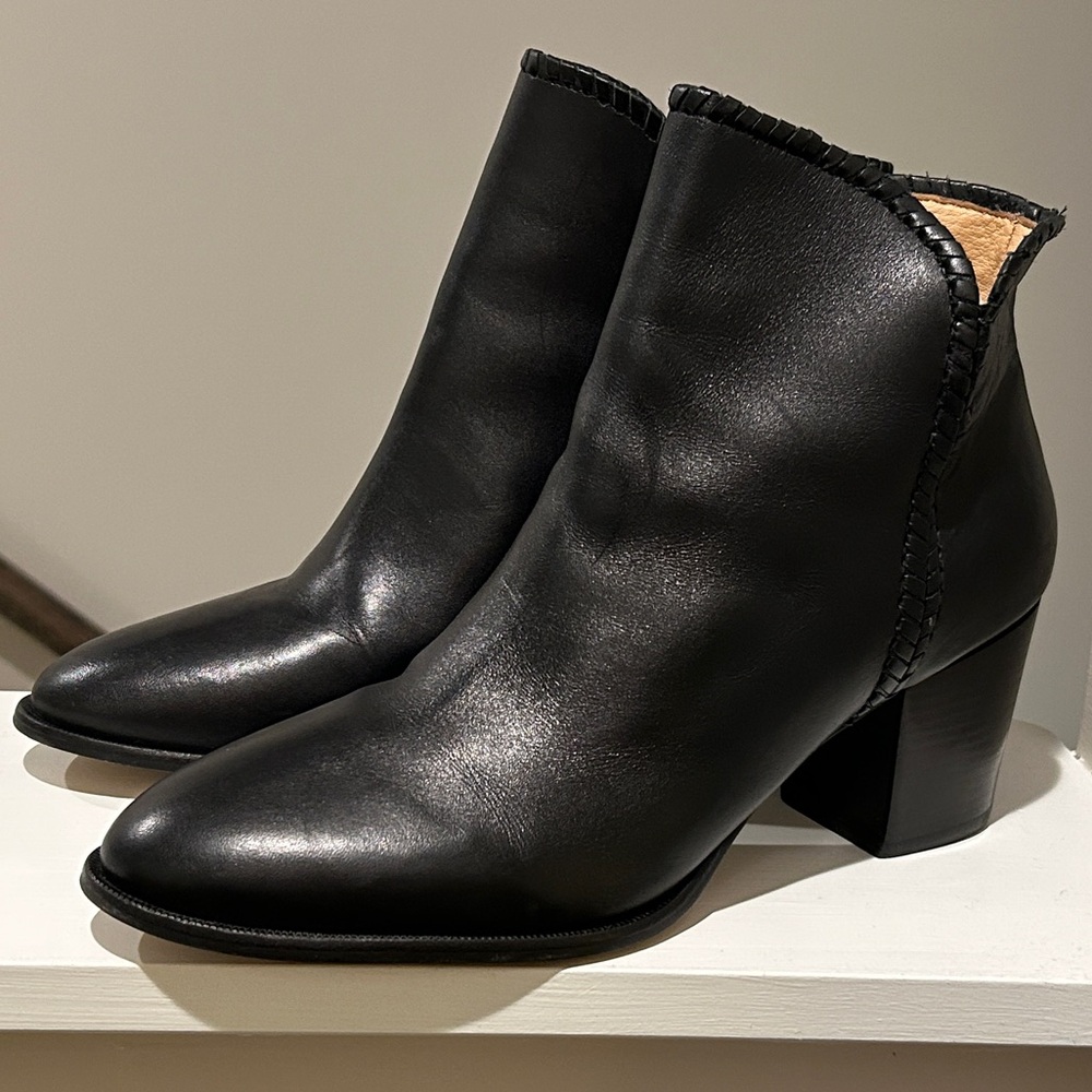 Jack Rogers Cassidy Black Leather Ankle Booties Size 10